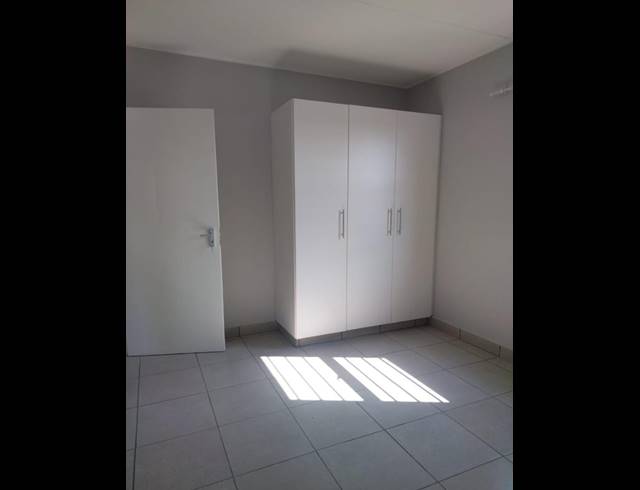 2 bed property to rent in RIVERSIDE VIEW